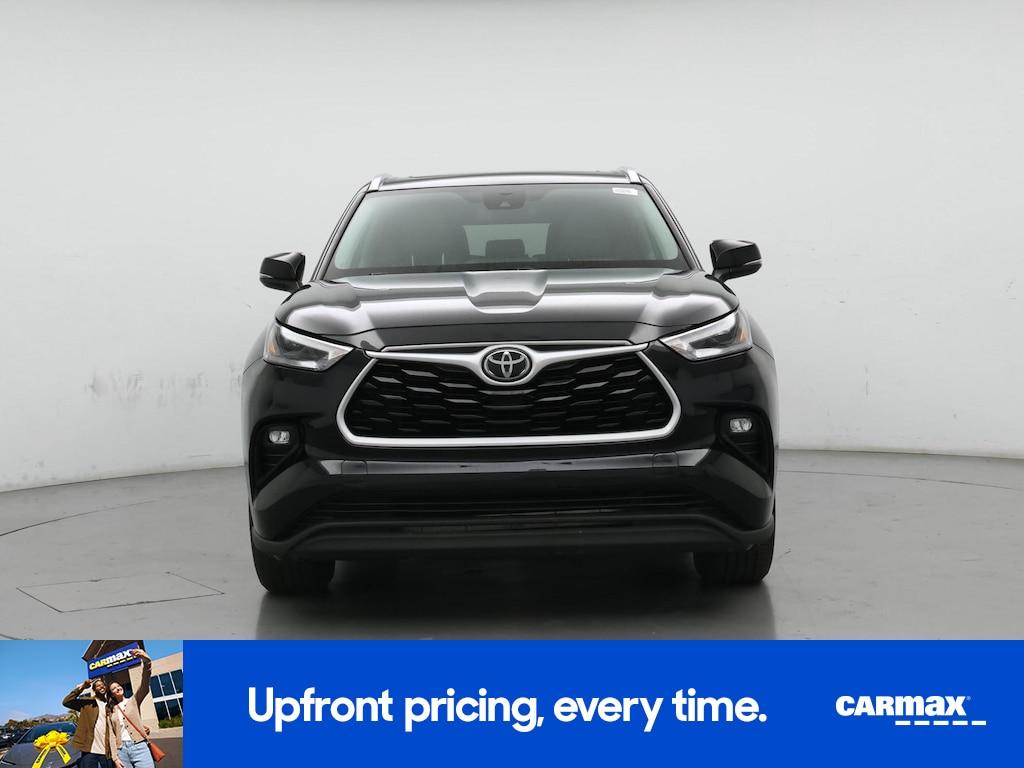 used 2021 Toyota Highlander car, priced at $34,998