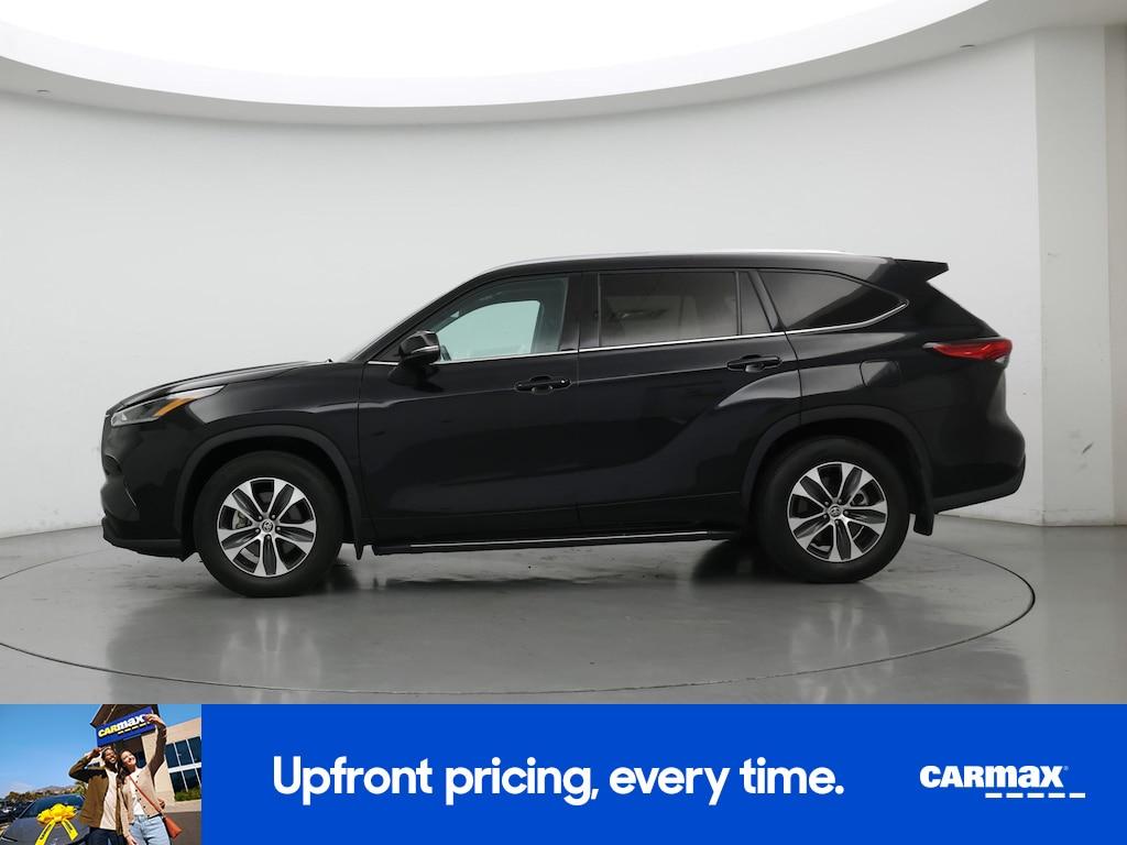 used 2021 Toyota Highlander car, priced at $34,998