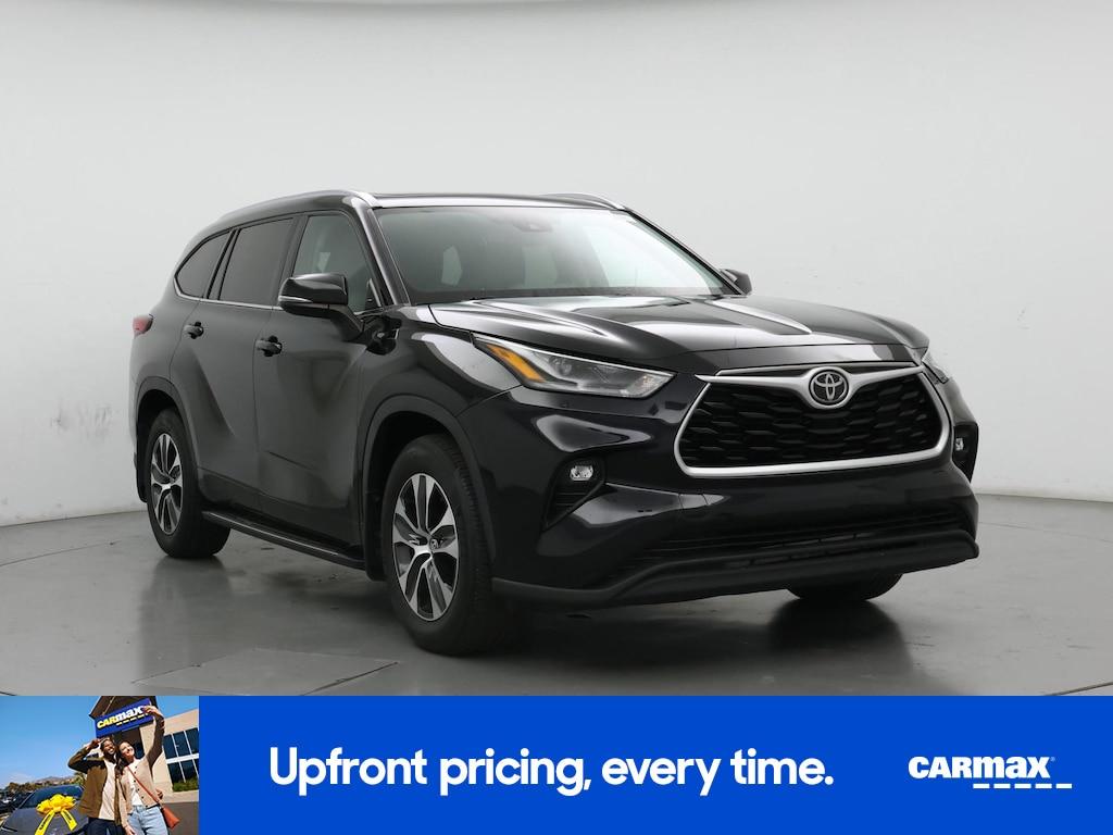 used 2021 Toyota Highlander car, priced at $34,998