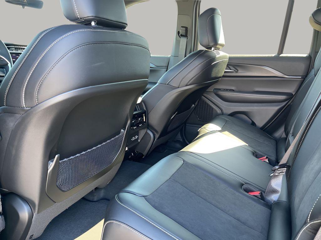 new 2025 Jeep Grand Cherokee car, priced at $37,845
