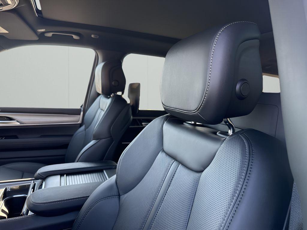 new 2025 Jeep Wagoneer L car, priced at $81,347