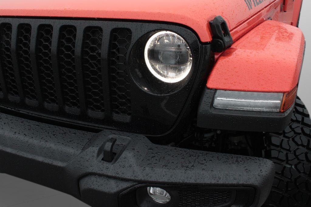 used 2023 Jeep Gladiator car, priced at $43,497