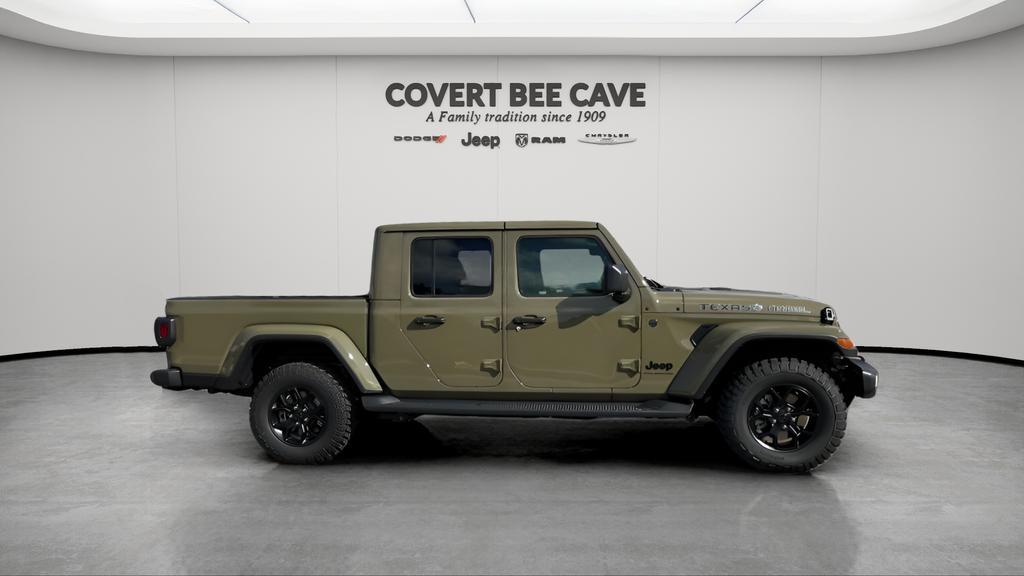 new 2025 Jeep Gladiator car, priced at $44,205