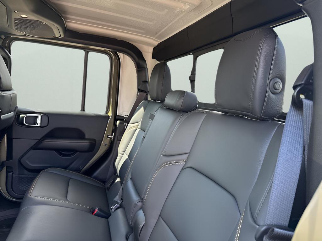 new 2025 Jeep Gladiator car, priced at $44,205