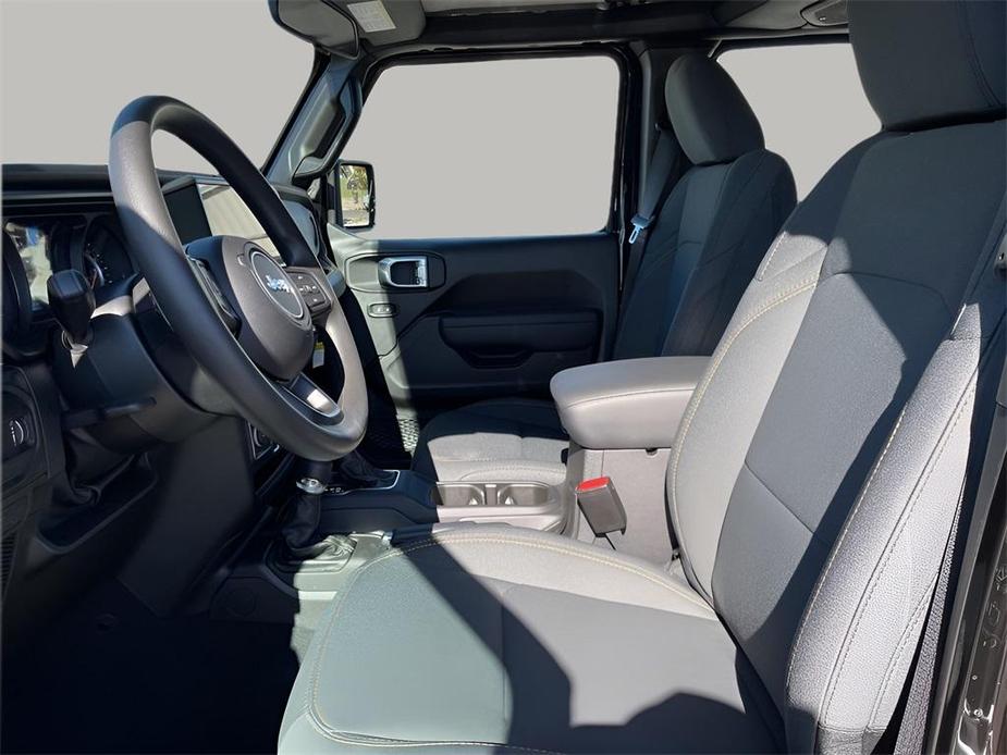 new 2025 Jeep Wrangler car, priced at $40,081