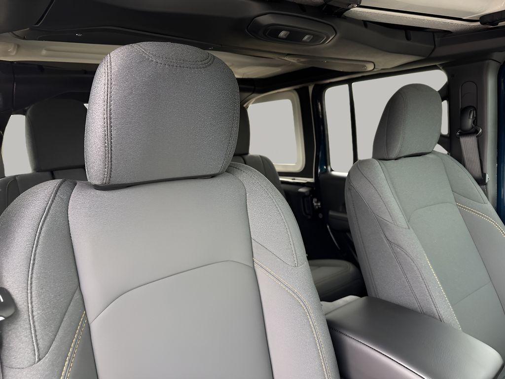new 2025 Jeep Wrangler car, priced at $48,352