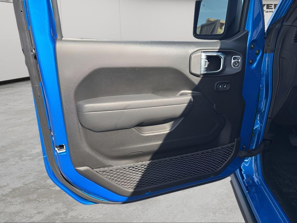 new 2025 Jeep Wrangler car, priced at $51,080