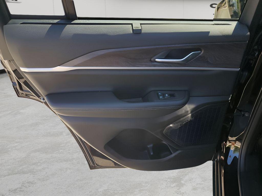 new 2025 Jeep Grand Cherokee car, priced at $49,744