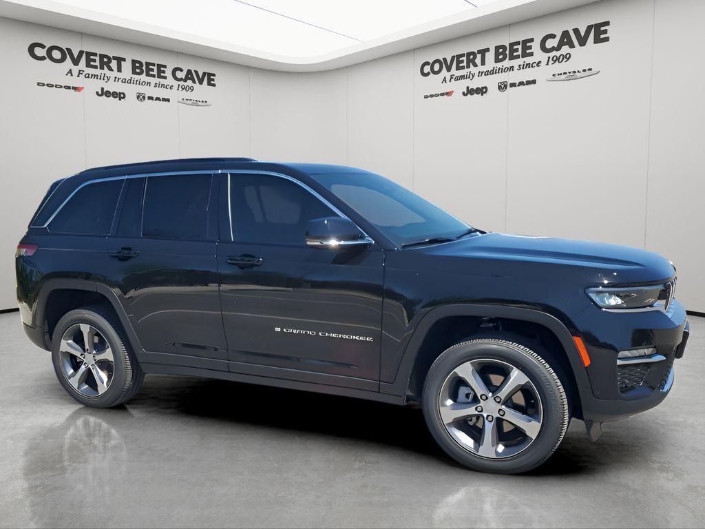 new 2025 Jeep Grand Cherokee car, priced at $49,744