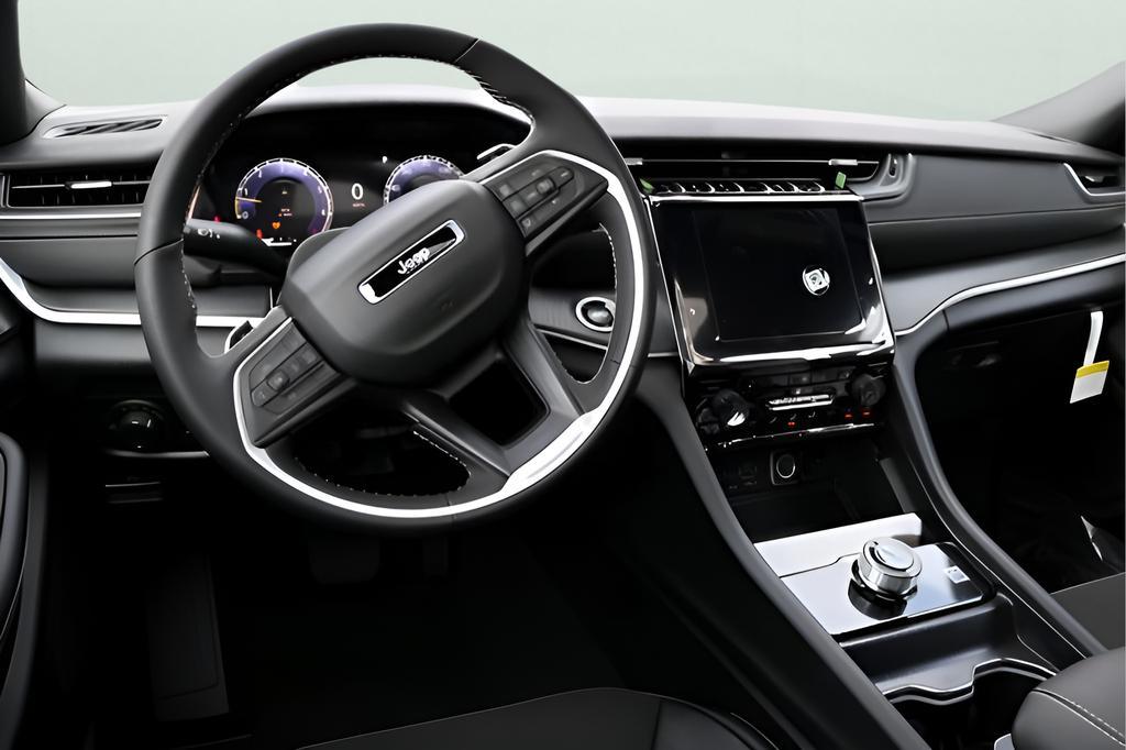 new 2025 Jeep Grand Cherokee L car, priced at $39,000