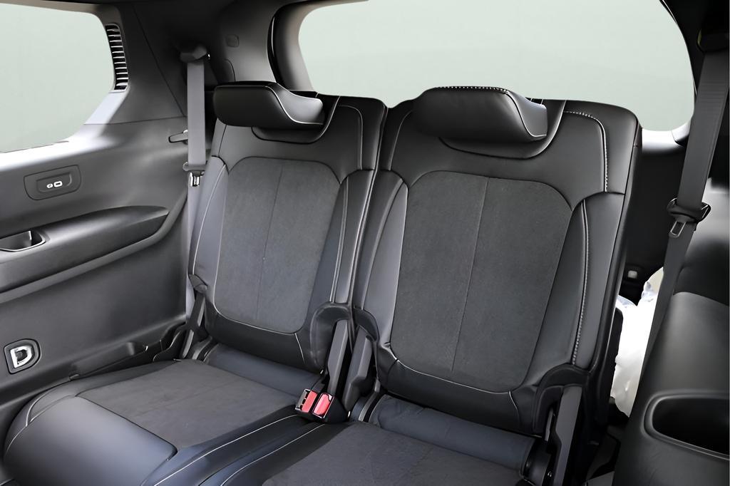 new 2025 Jeep Grand Cherokee L car, priced at $39,000