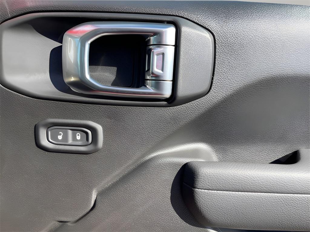new 2025 Jeep Gladiator car, priced at $37,942