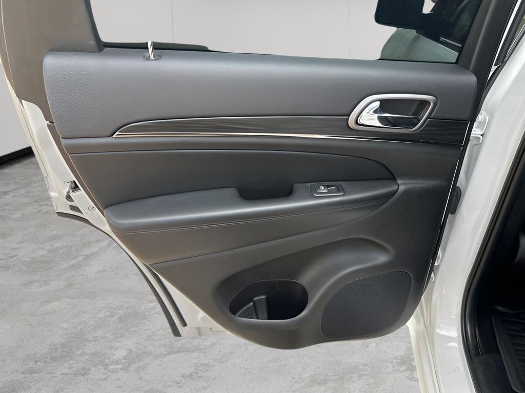 used 2021 Jeep Grand Cherokee car, priced at $28,897
