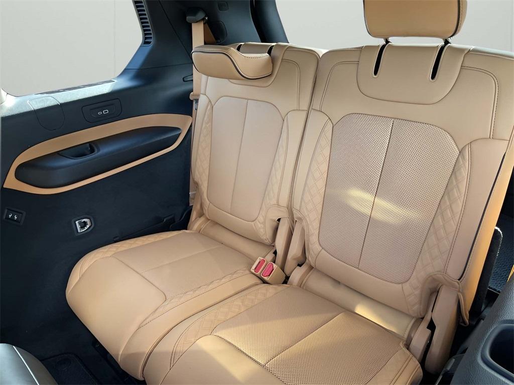 new 2025 Jeep Grand Cherokee L car, priced at $69,260