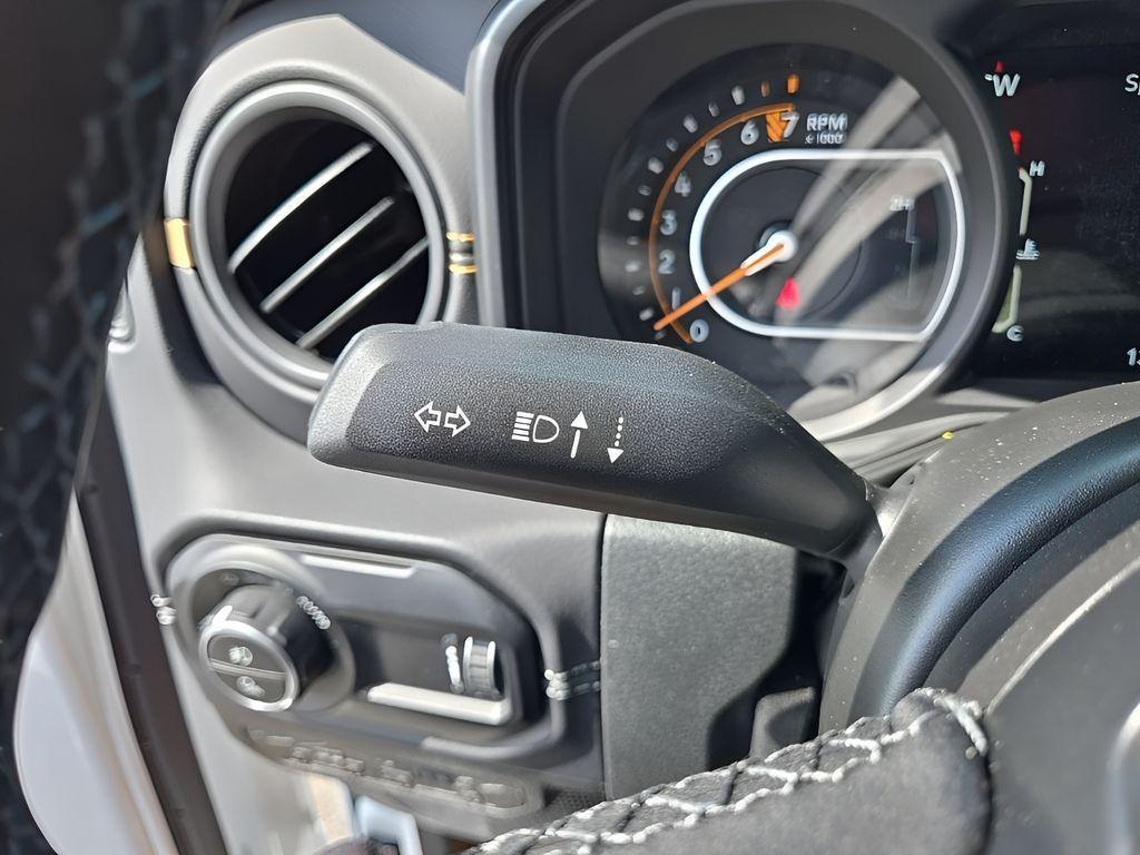 new 2025 Jeep Gladiator car, priced at $42,370