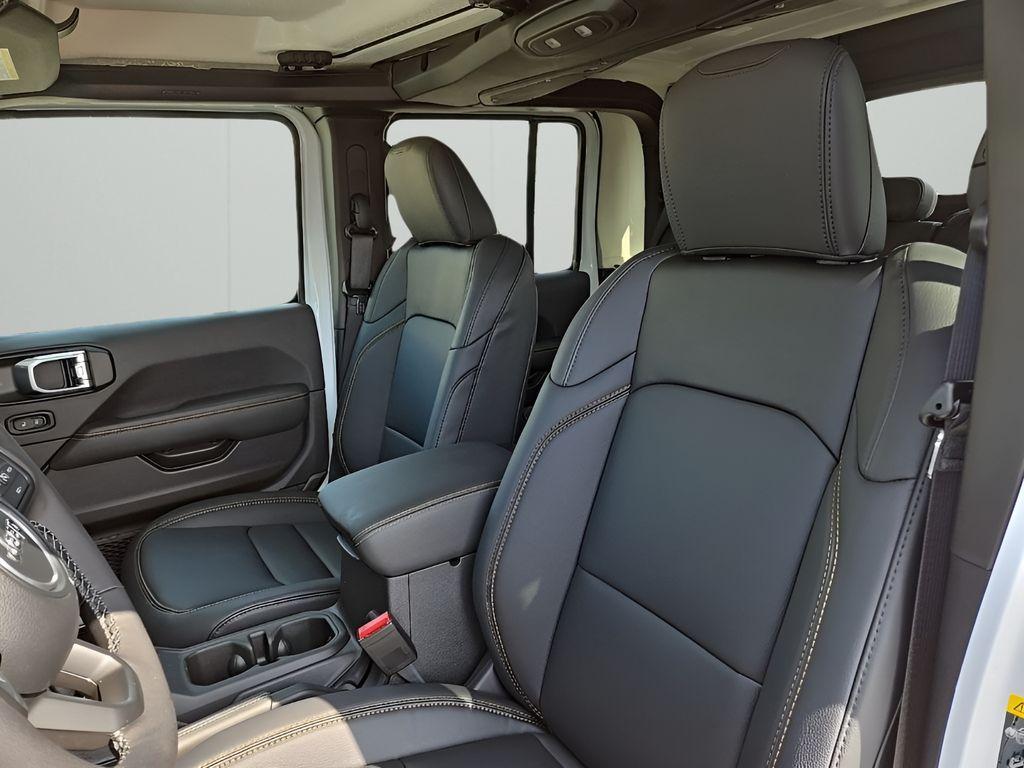 new 2025 Jeep Gladiator car, priced at $42,370