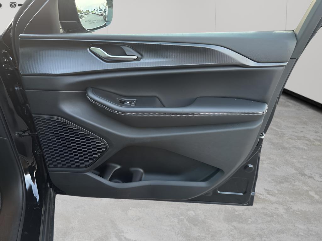 new 2025 Jeep Grand Cherokee L car, priced at $40,701