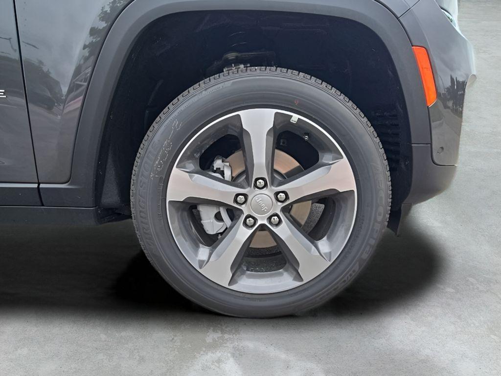 new 2025 Jeep Grand Cherokee car, priced at $50,946