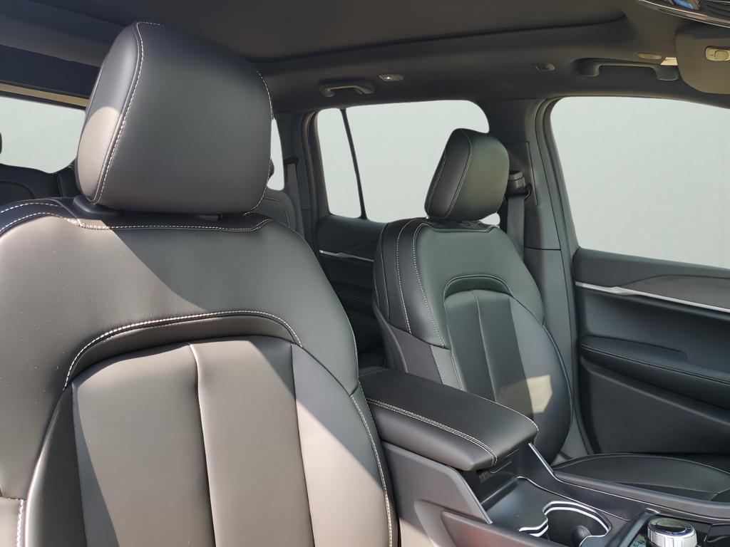 new 2025 Jeep Grand Cherokee car, priced at $37,413