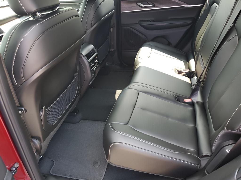 new 2025 Jeep Grand Cherokee car, priced at $37,413