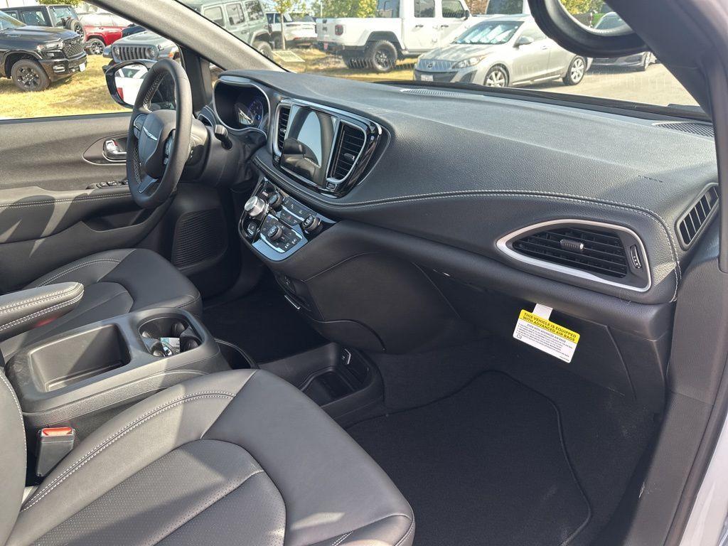 new 2026 Chrysler Pacifica car, priced at $50,046