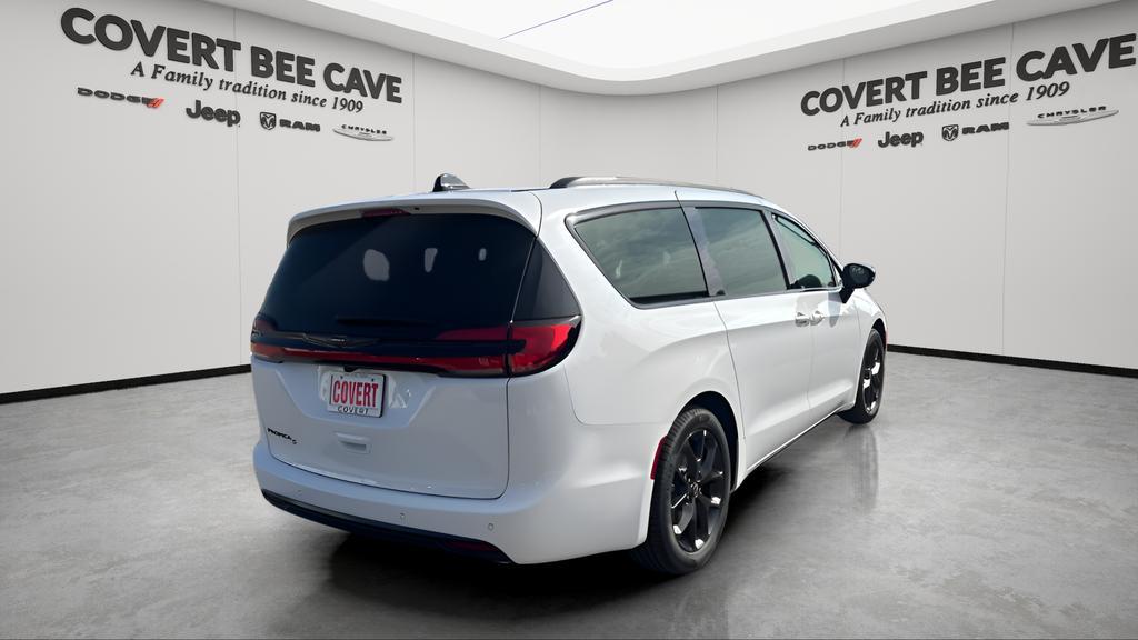 new 2026 Chrysler Pacifica car, priced at $49,274