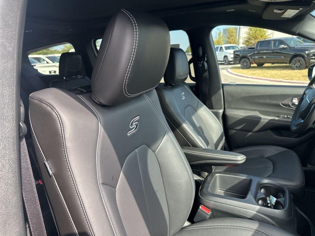 new 2026 Chrysler Pacifica car, priced at $50,046