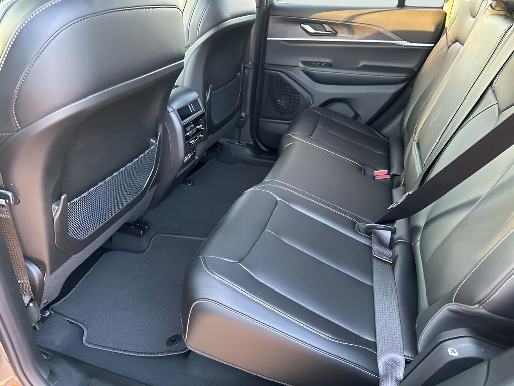 new 2025 Jeep Grand Cherokee car, priced at $43,110