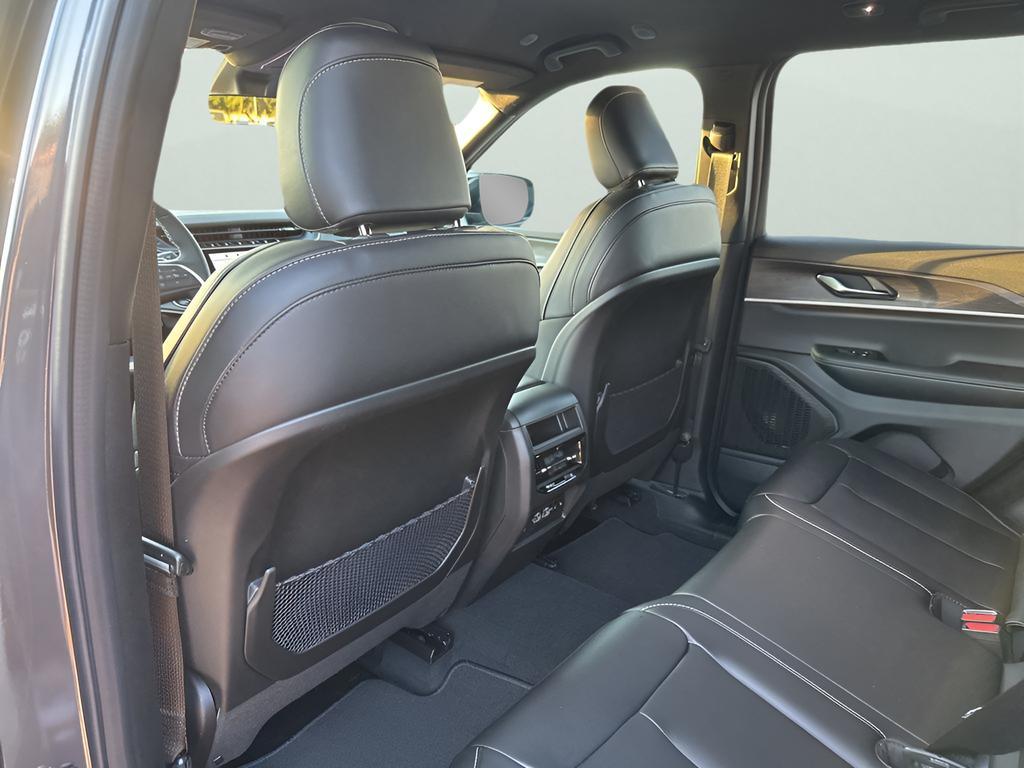 new 2025 Jeep Grand Cherokee car, priced at $43,110