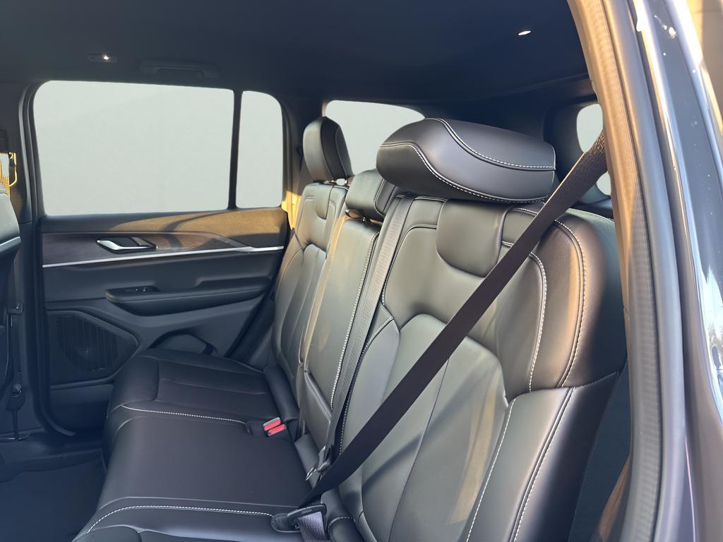 new 2025 Jeep Grand Cherokee car, priced at $43,110