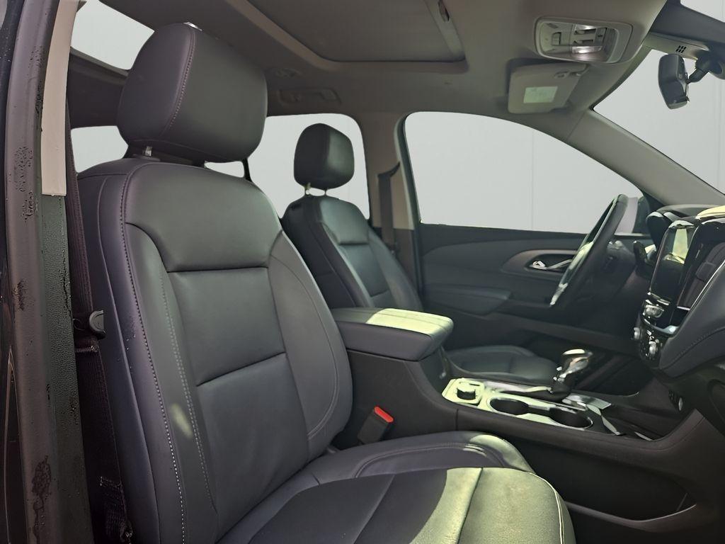 used 2021 Chevrolet Traverse car, priced at $30,555