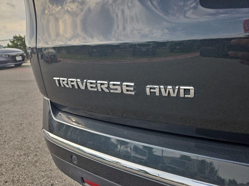 used 2021 Chevrolet Traverse car, priced at $30,555