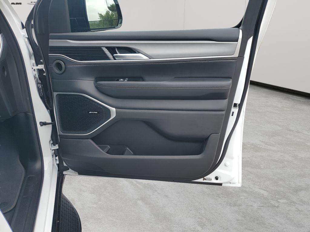 new 2025 Jeep Wagoneer L car, priced at $73,325
