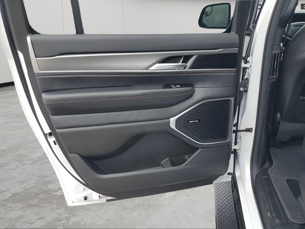 new 2025 Jeep Wagoneer L car, priced at $73,325