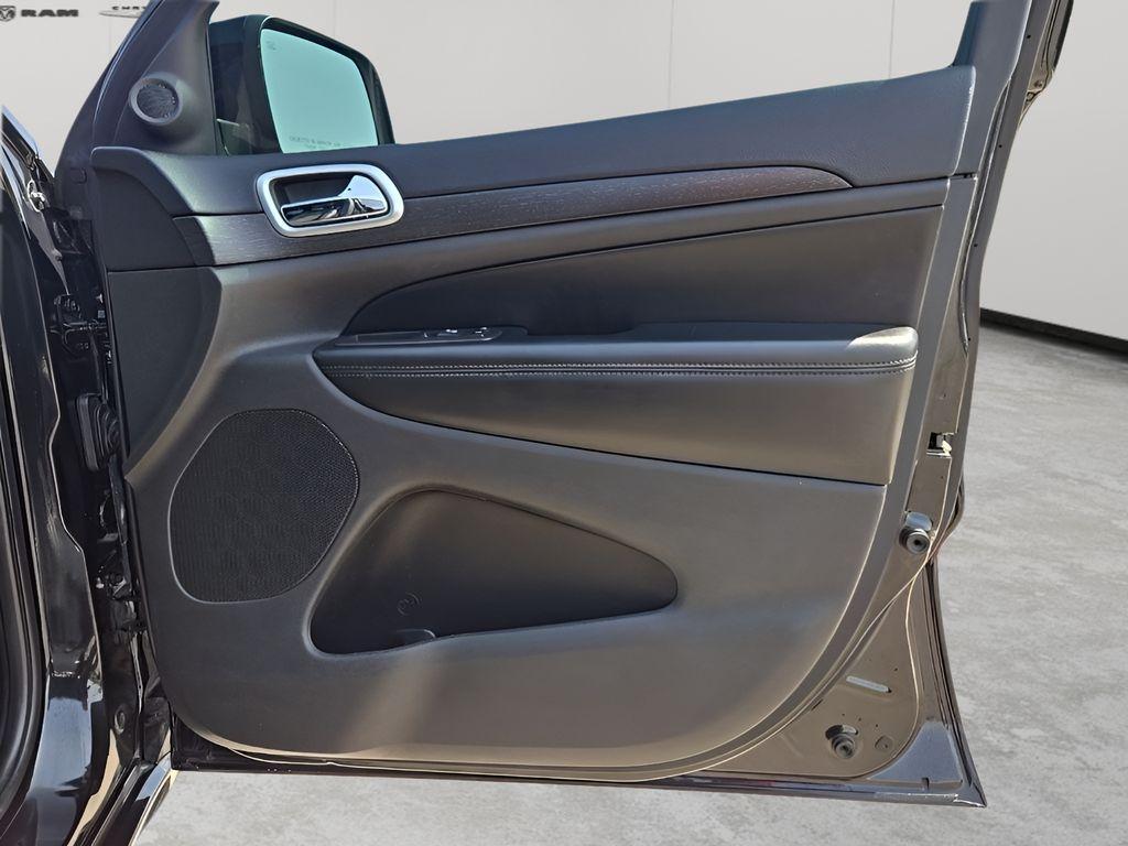 used 2015 Jeep Grand Cherokee car, priced at $16,096