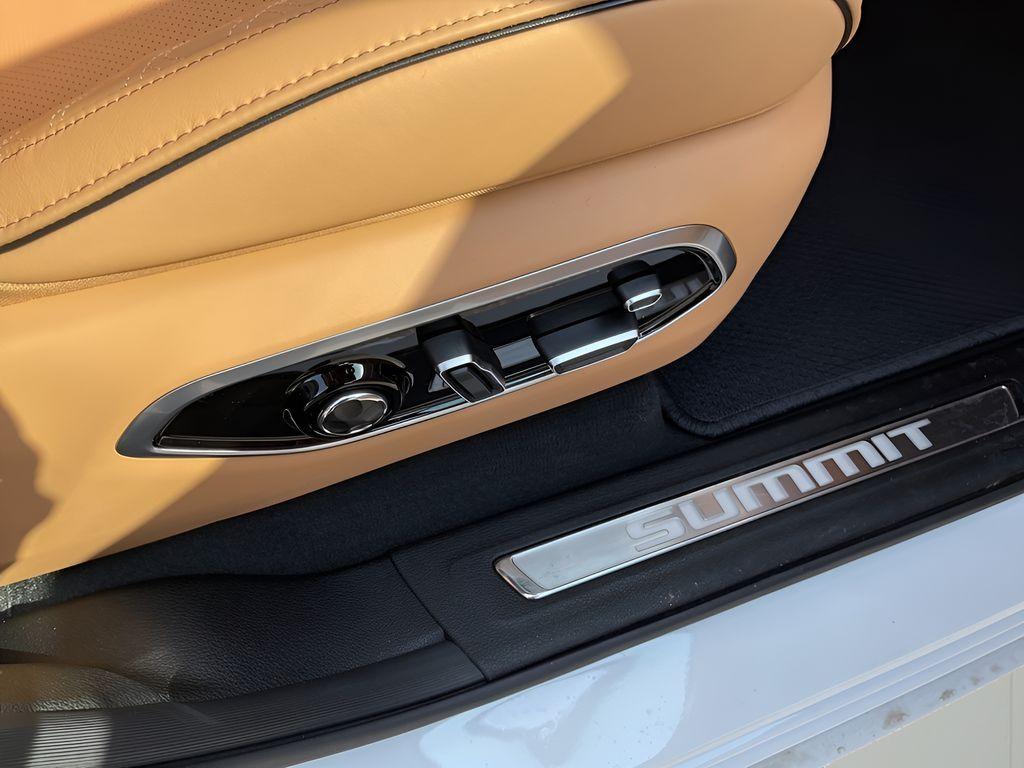 new 2025 Jeep Grand Cherokee car, priced at $60,864