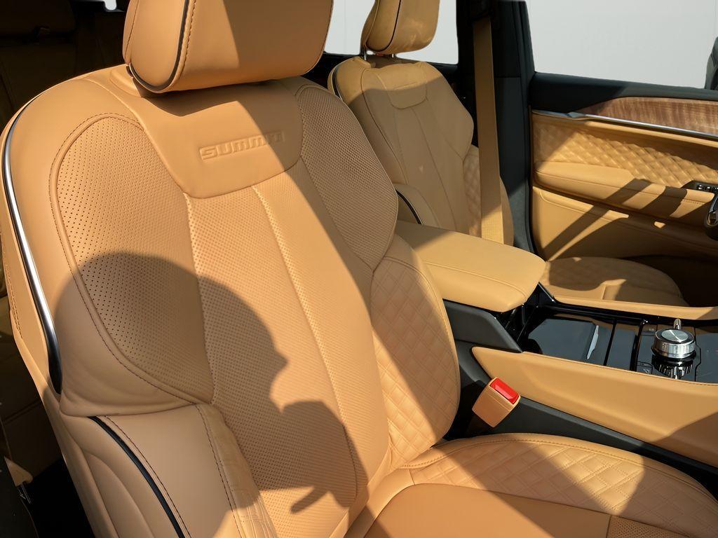 new 2025 Jeep Grand Cherokee car, priced at $60,864