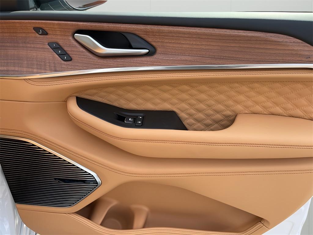 new 2025 Jeep Grand Cherokee car, priced at $63,240