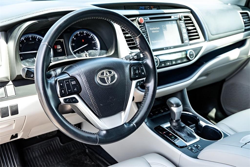 used 2019 Toyota Highlander car, priced at $24,888