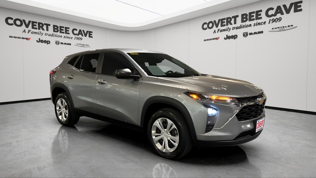 used 2025 Chevrolet Trax car, priced at $21,042