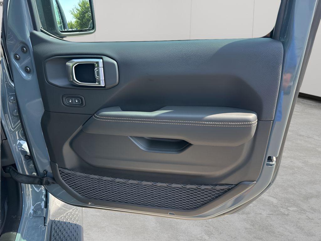 new 2025 Jeep Gladiator car, priced at $52,500