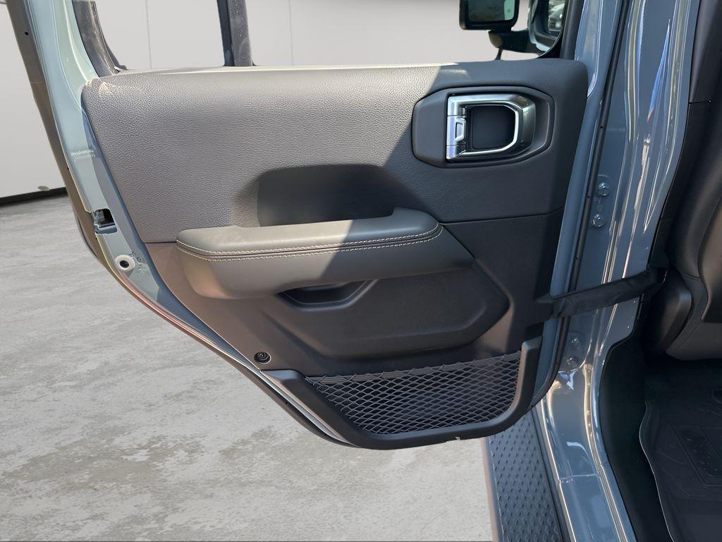 new 2025 Jeep Gladiator car, priced at $52,500
