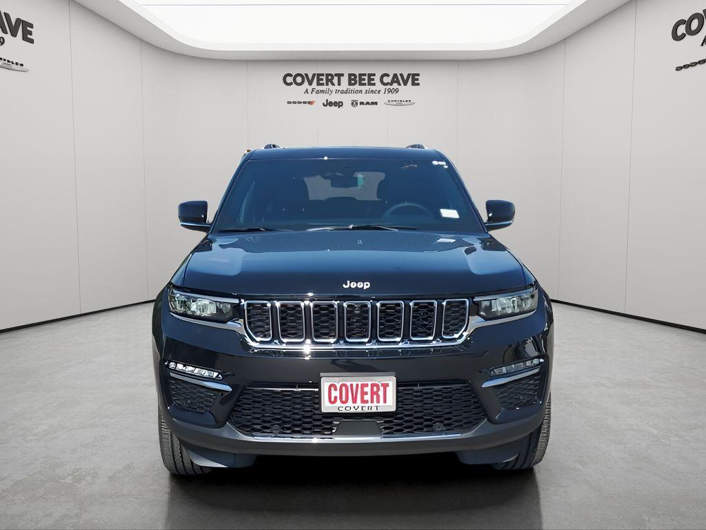 new 2025 Jeep Grand Cherokee car, priced at $40,560