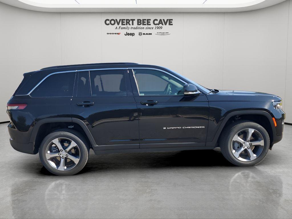 new 2025 Jeep Grand Cherokee car, priced at $40,560