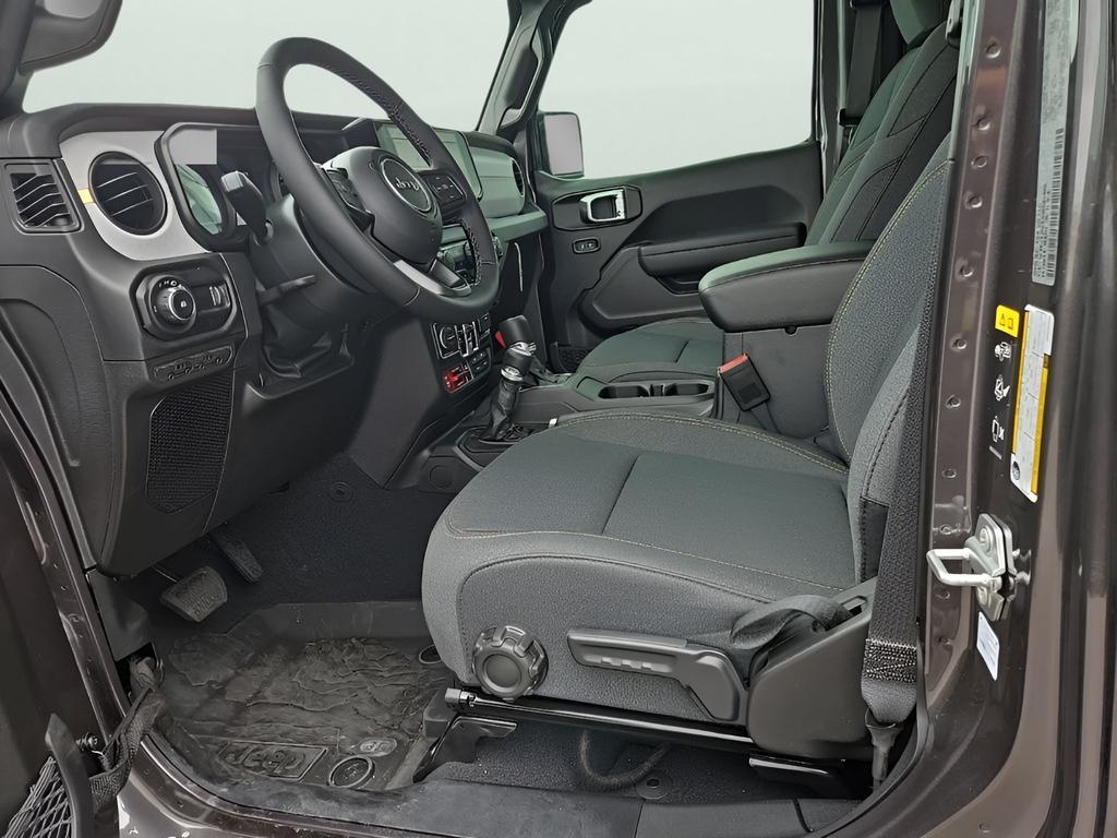new 2025 Jeep Wrangler car, priced at $51,565