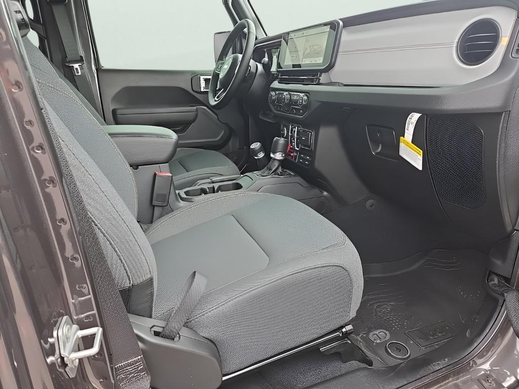 new 2025 Jeep Wrangler car, priced at $51,565