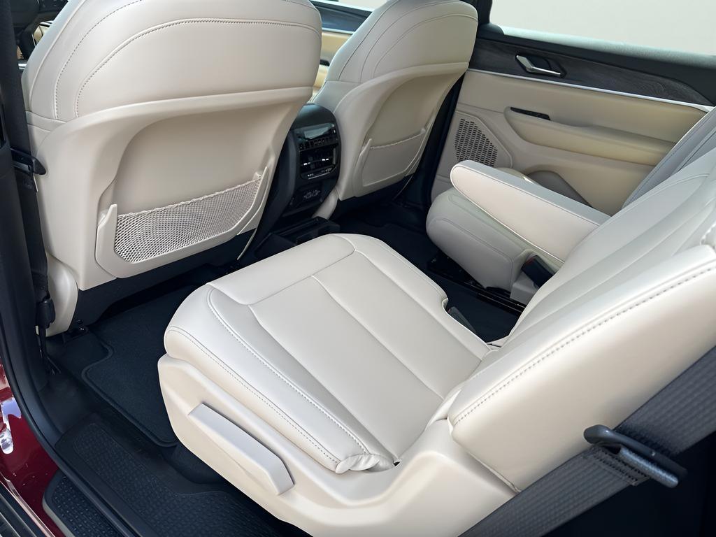 new 2025 Jeep Grand Cherokee L car, priced at $48,835