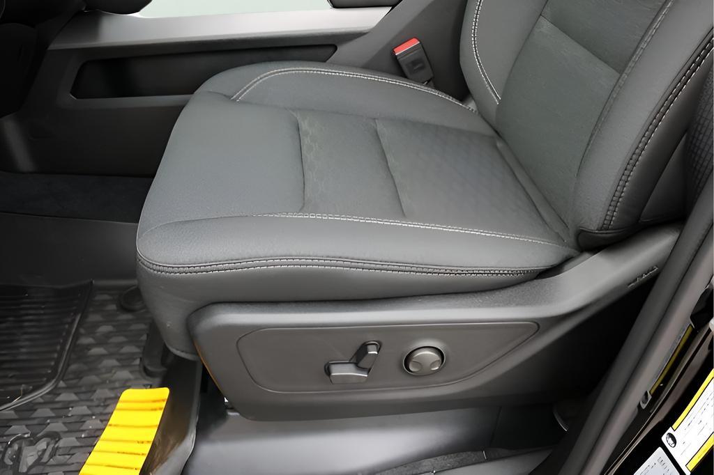 new 2025 Ram 1500 car, priced at $46,296