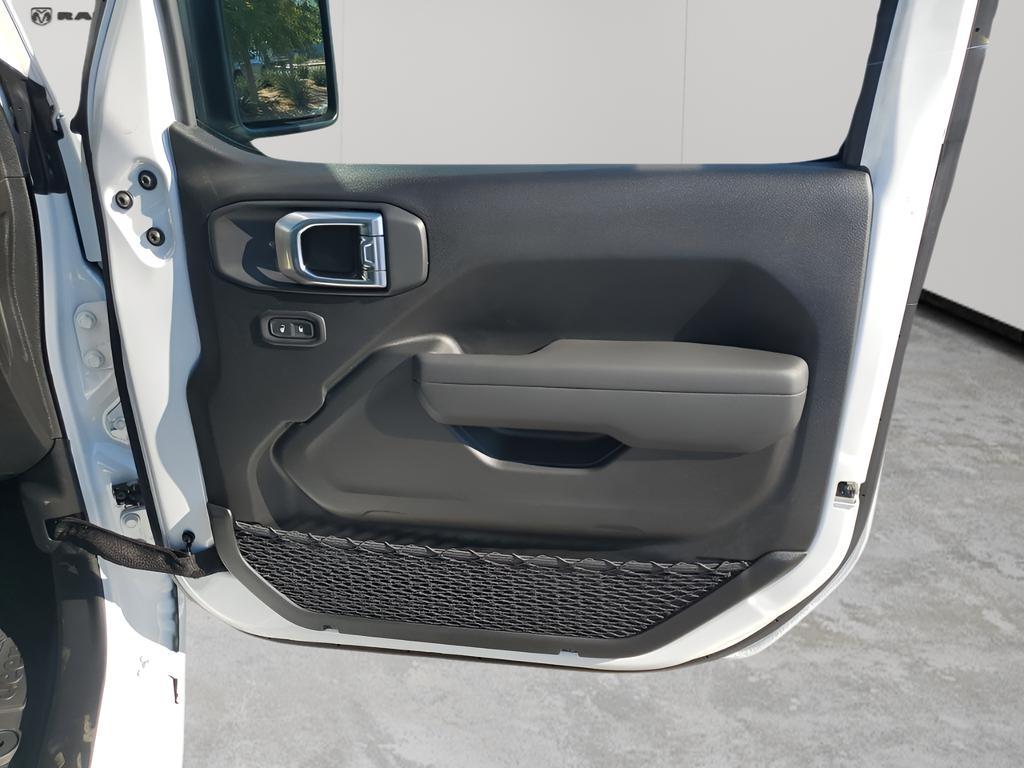 new 2026 Jeep Wrangler car, priced at $41,447