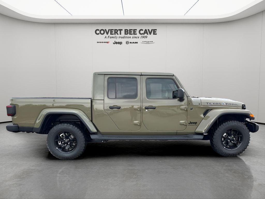 new 2025 Jeep Gladiator car, priced at $48,224